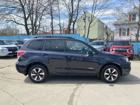 Used 2018 Subaru Forester 2.5i Premium image 4