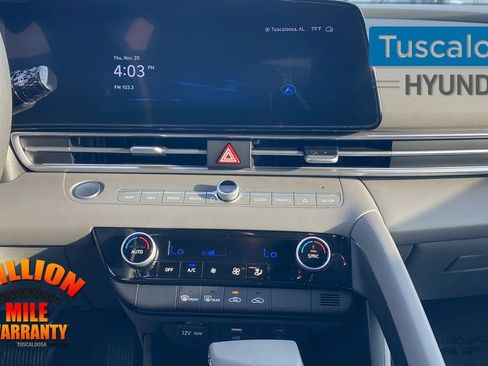 Used 2024 Hyundai Elantra SEL image 27