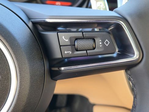 Certified 2025 Porsche Macan image 23