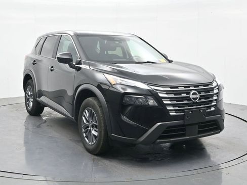 Used 2024 Nissan Rogue S image 3