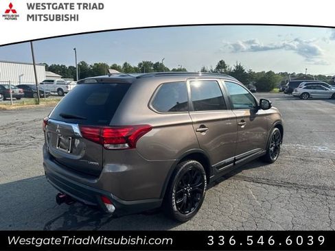 Used 2018 Mitsubishi Outlander LE AWD/4WD image 4