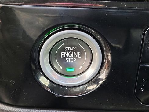 Used 2024 GMC Sierra 1500 SLT image 32