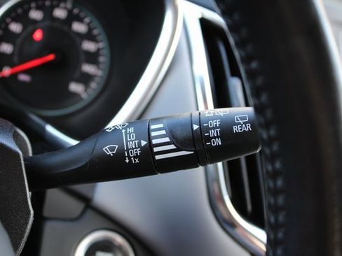 Used 2022 Chevrolet Equinox LT w/ Driver Convenience Package image 32