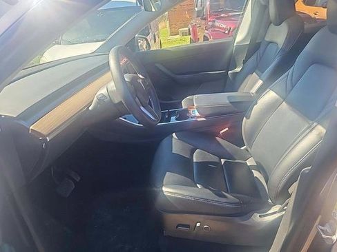 Used 2021 Tesla Model Y Long Range image 3