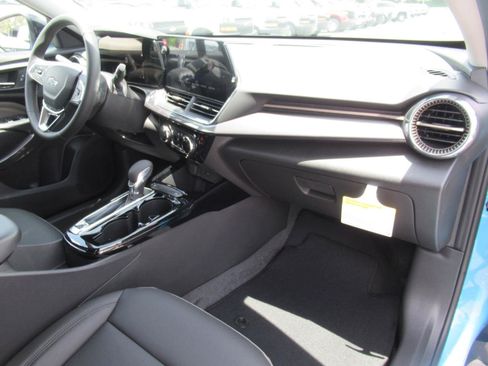 New 2026 Chevrolet Trax ACTIV w/ Driver Confidence Package FWD image 11