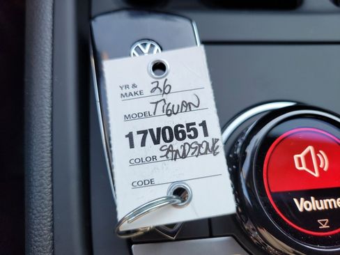 New 2026 Volkswagen Tiguan SE R-Line AWD/4WD image 33