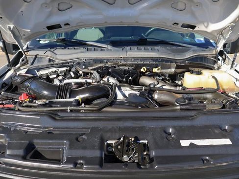 Used 2019 Ford F550 4x4 Crew Cab Super Duty image 14