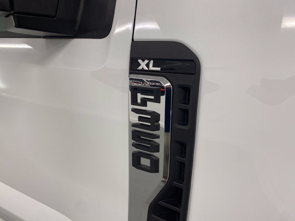 Used 2023 Ford F350 XL w/ FX4 Off-Road Package AWD/4WD image 6