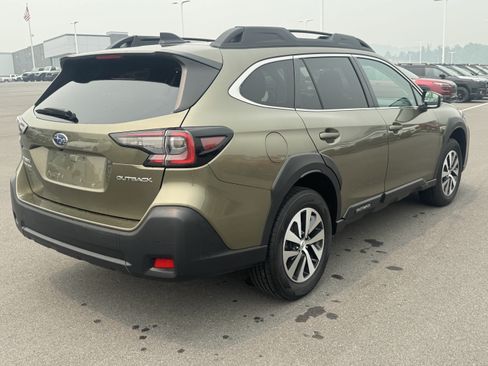 Certified 2025 Subaru Outback Premium AWD/4WD image 2
