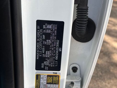 Used 2025 Kia Soul LX w/ LX Technology Package image 25