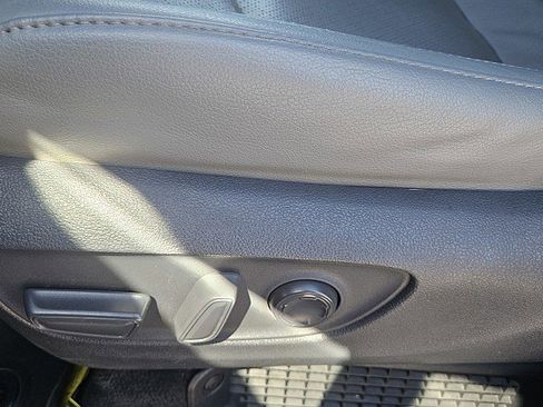 Used 2021 Toyota Sienna Limited image 20