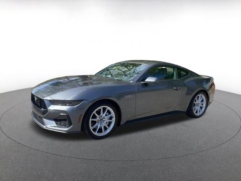 Used 2025 Ford Mustang GT Premium image 7