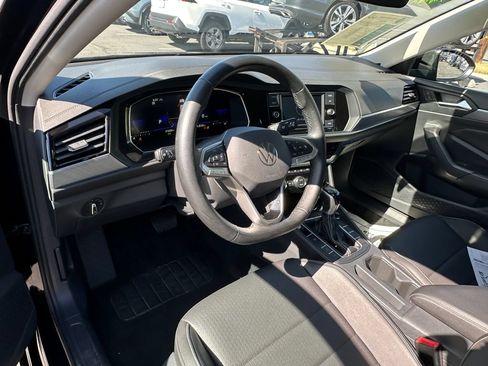 Used 2024 Volkswagen Jetta SE FWD image 19
