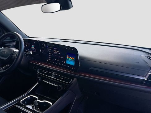 Used 2024 Chevrolet Traverse Z71 image 33