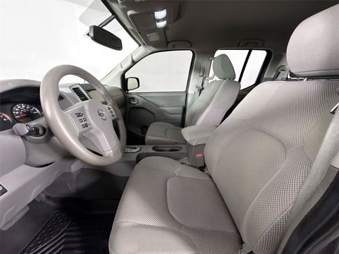 Used 2020 Nissan Frontier SV w/ Midnight Edition Floor Mats RWD image 3