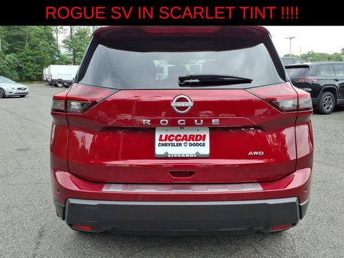 Used 2025 Nissan Rogue SV AWD/4WD image 5