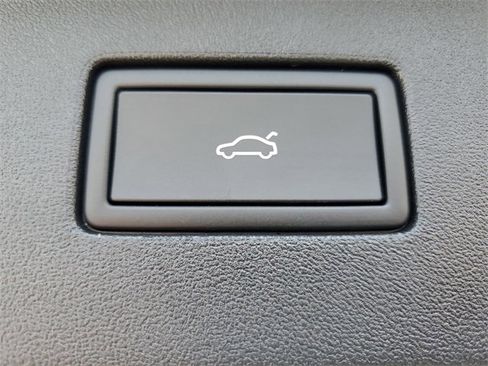 New 2026 Volkswagen Tiguan SEL R-Line image 10