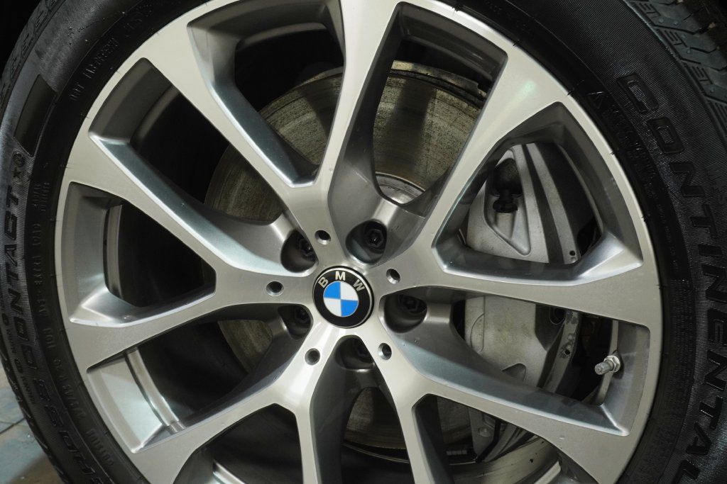 Used 2026 BMW X5 xDrive50e w/ Premium Package AWD/4WD image 11