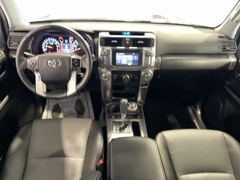 Used 2018 Toyota 4Runner SR5 Premium image 12
