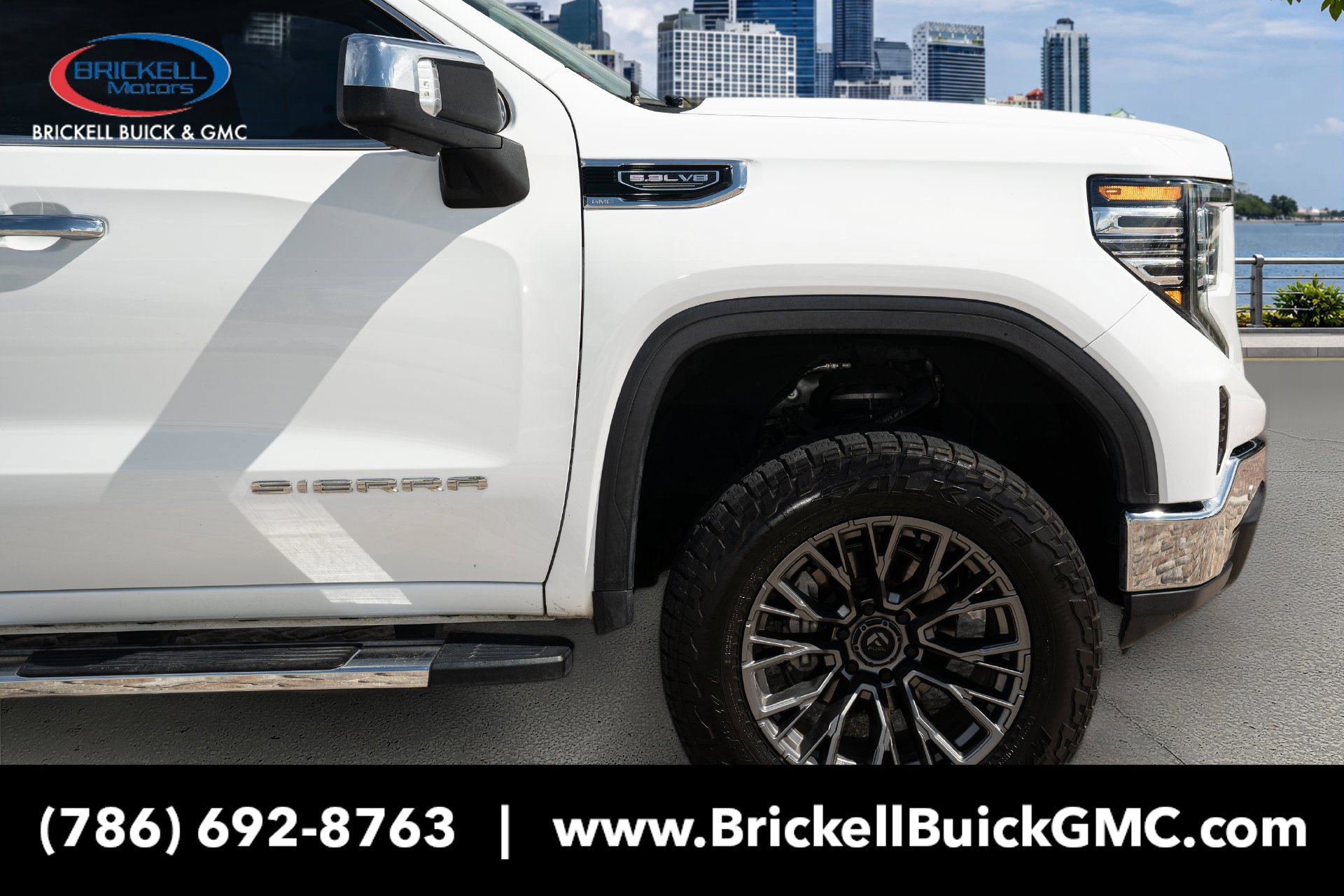Used 2022 GMC Sierra 1500 SLT w/ SLT Premium Plus Package AWD/4WD image 11