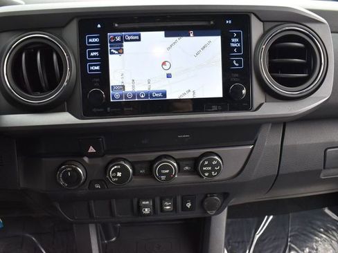 Used 2019 Toyota Tacoma TRD Off-Road image 8