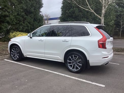 Used 2016 Volvo XC90 T6 Momentum w/ Momentum Plus Package image 8