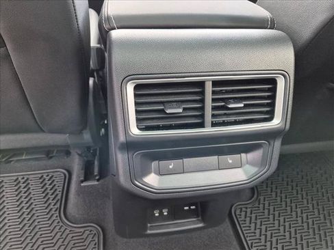 Used 2025 Volkswagen Atlas Cross Sport SEL R-Line AWD/4WD image 18