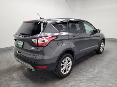 Used 2017 Ford Escape SE image 10
