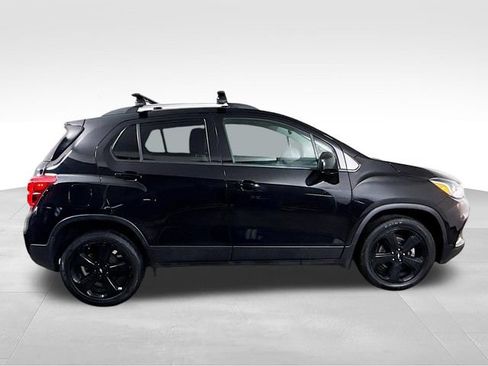 Used 2019 Chevrolet Trax Premier w/ Midnight Edition AWD/4WD image 7