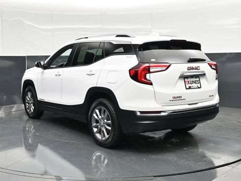 Used 2023 GMC Terrain SLT AWD/4WD image 12