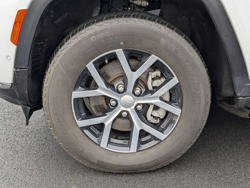 Used 2024 Jeep Grand Cherokee L Limited w/ Luxury Tech Group II image 9