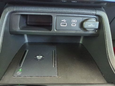 Used 2025 Honda Pilot Black Edition image 25