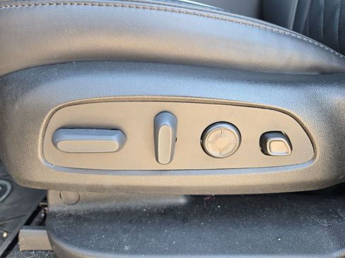 Used 2023 Buick Enclave Avenir w/ Avenir Technology Package AWD/4WD image 15