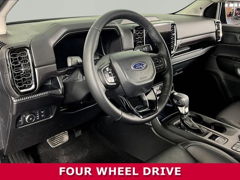 Used 2025 Ford Ranger Lariat w/ Trailer Tow Package AWD/4WD image 17