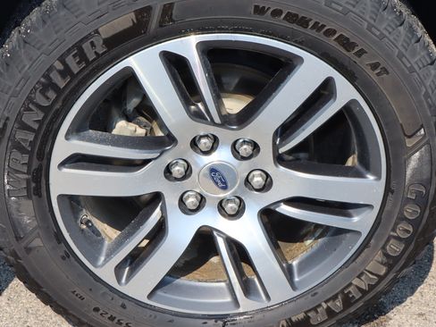 Used 2024 Ford Expedition Max XLT AWD/4WD image 17