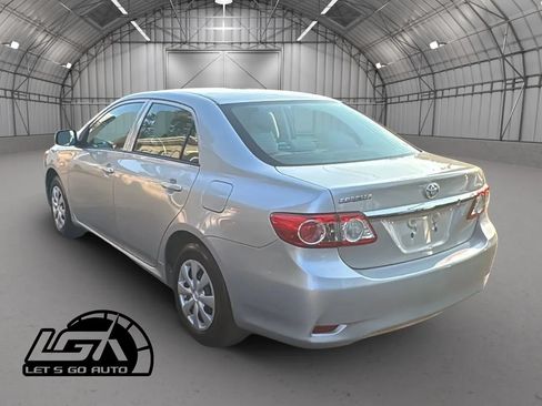 Used 2013 Toyota Corolla L FWD image 5