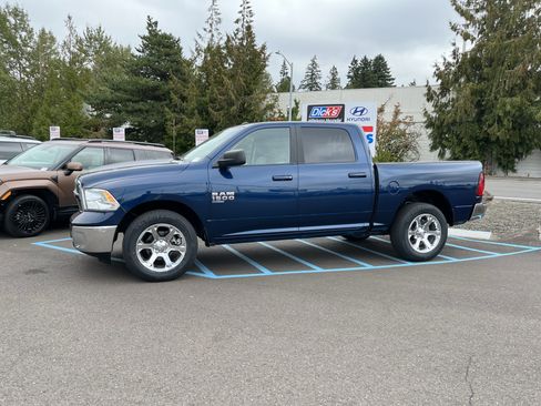 Used 2021 RAM 1500 Classic SLT image 2