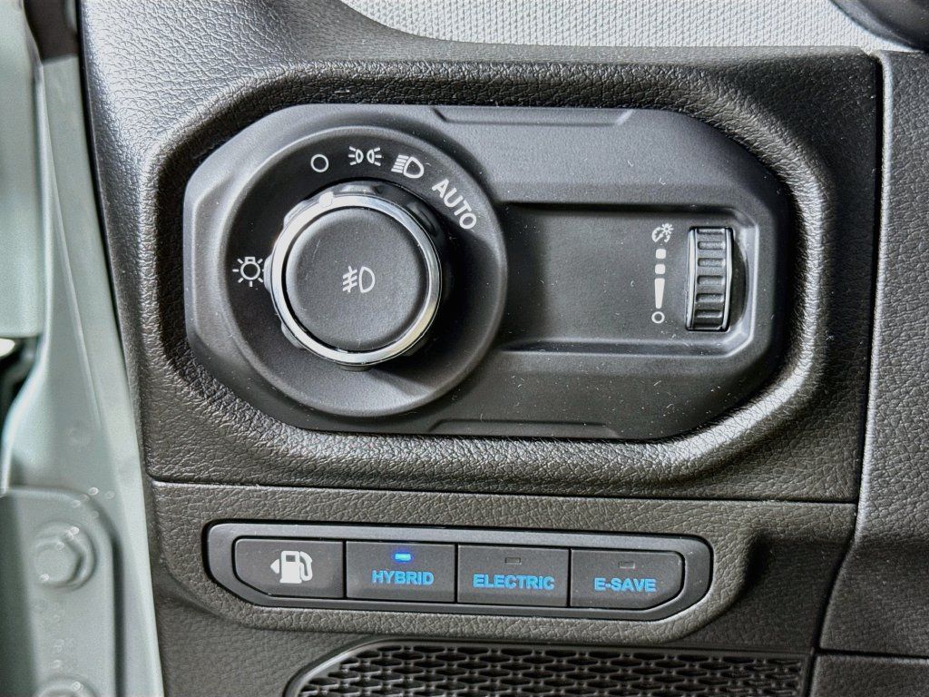 Used 2024 Jeep Wrangler Unlimited AWD/4WD image 20
