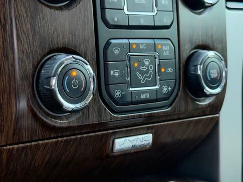 Used 2013 Ford F150 Lariat w/ Lariat Chrome Pkg AWD/4WD image 33
