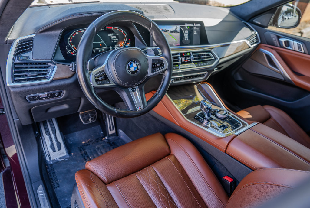 Used 2021 BMW X6 M50i w/ Executive Package AWD/4WD image 4
