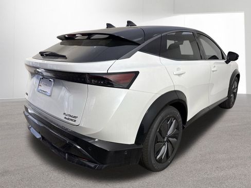 New 2025 Nissan Ariya Platinum image 36