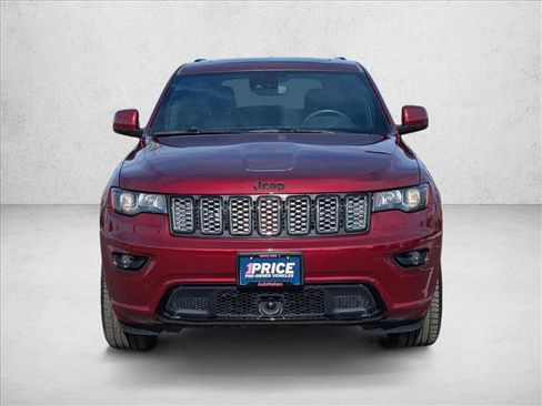 Used 2021 Jeep Grand Cherokee Laredo X image 2