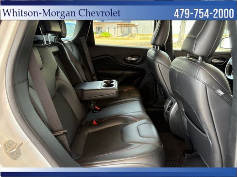 Used 2020 Jeep Cherokee Trailhawk w/ Comfort/Convenience Group AWD/4WD image 32