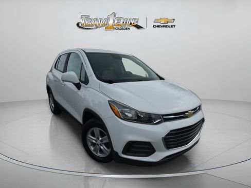 Used 2020 Chevrolet Trax LS w/ Tint and Cruise Package FWD image 1