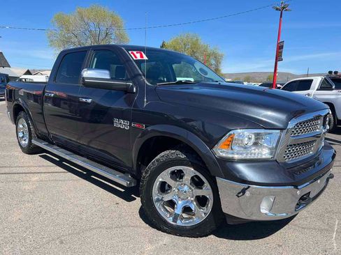Used 2017 RAM 1500 Laramie w/ Convenience Group AWD/4WD image 4