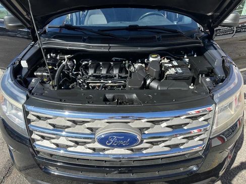 Used 2018 Ford Explorer XLT image 39