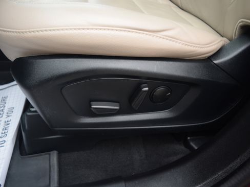 Used 2023 Ford Explorer Limited w/ Limited Technology Package image 21