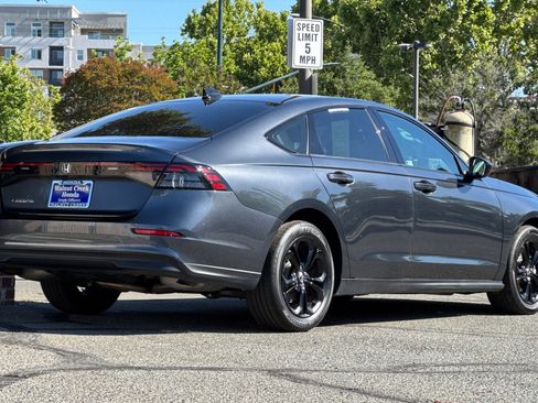 Used 2025 Honda Accord SE image 4