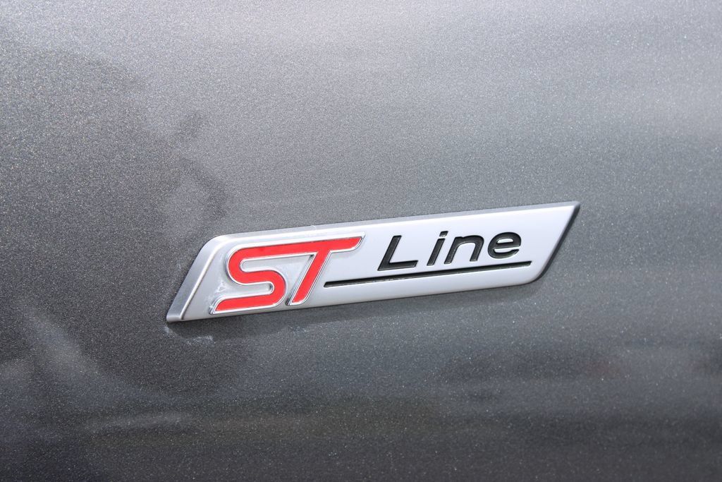 Used 2025 Ford Escape ST-Line FWD image 14