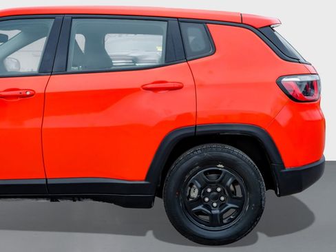 Used 2020 Jeep Compass Sport w/ Cold Weather Group image 11